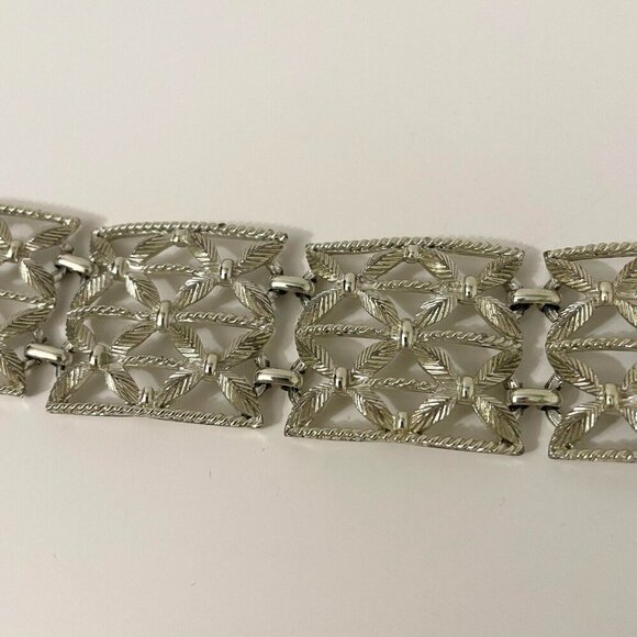 Vintage Coro Pegasus Wide Link Bracelet - Picture 3 of 16